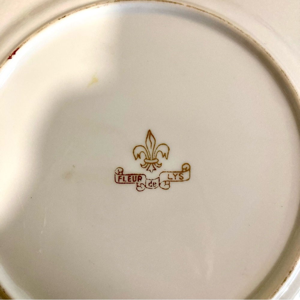 Red and Gold Rimmed Decorative Plate with Woman’s Portrait Fleur de Lys - Picture 9 of 10
